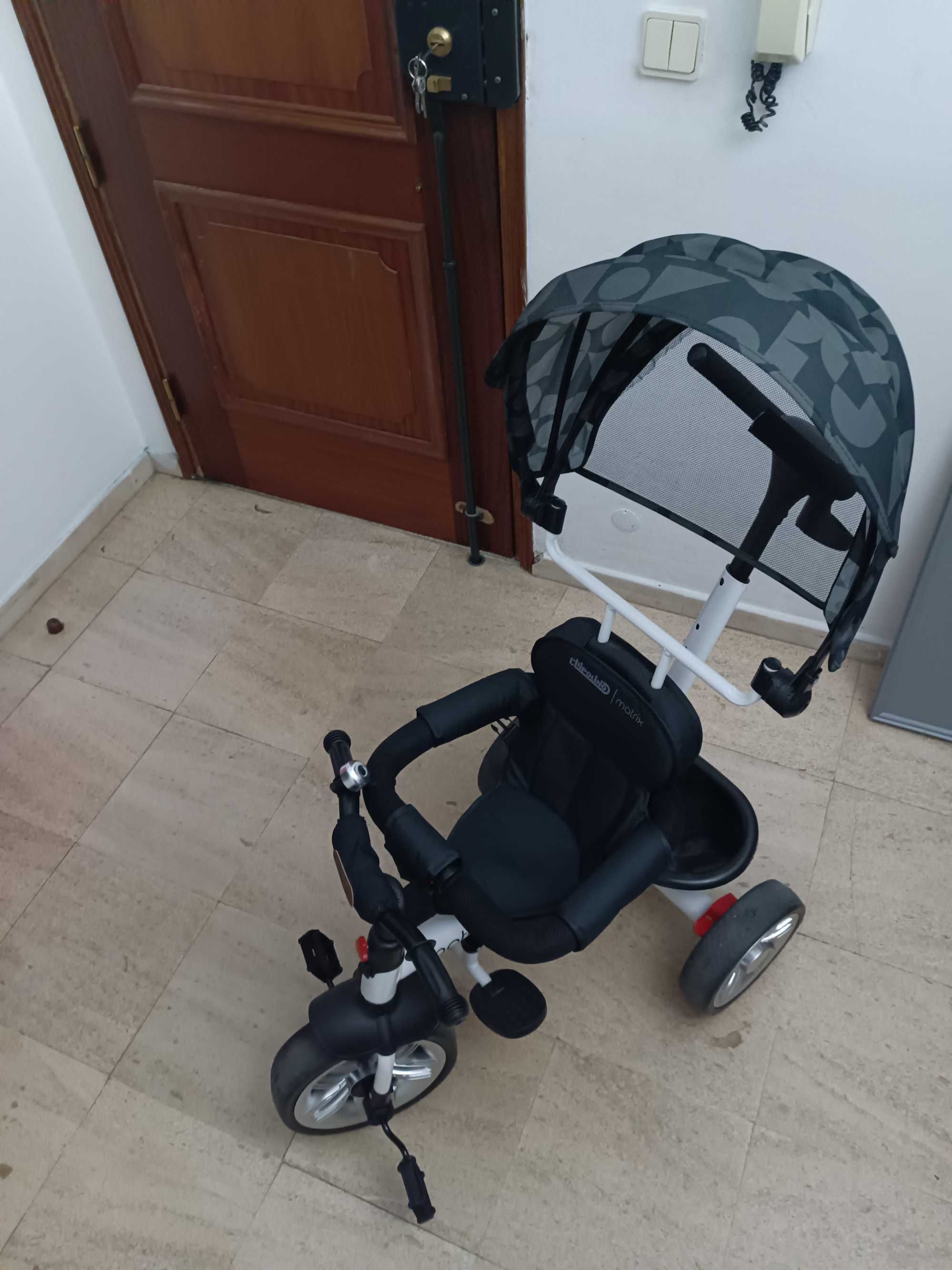 Triciclo de criança