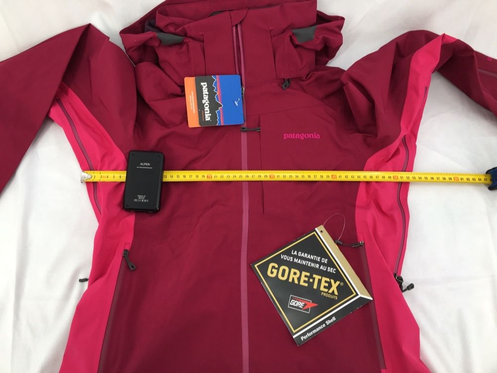 Женская туристическая куртка ветровка Patagonia Gore-Tex S  28000 mm
