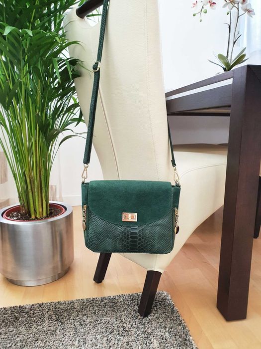 VERA PELLE torebka damska zamszowa listonoszka z paskiem V290 czarna