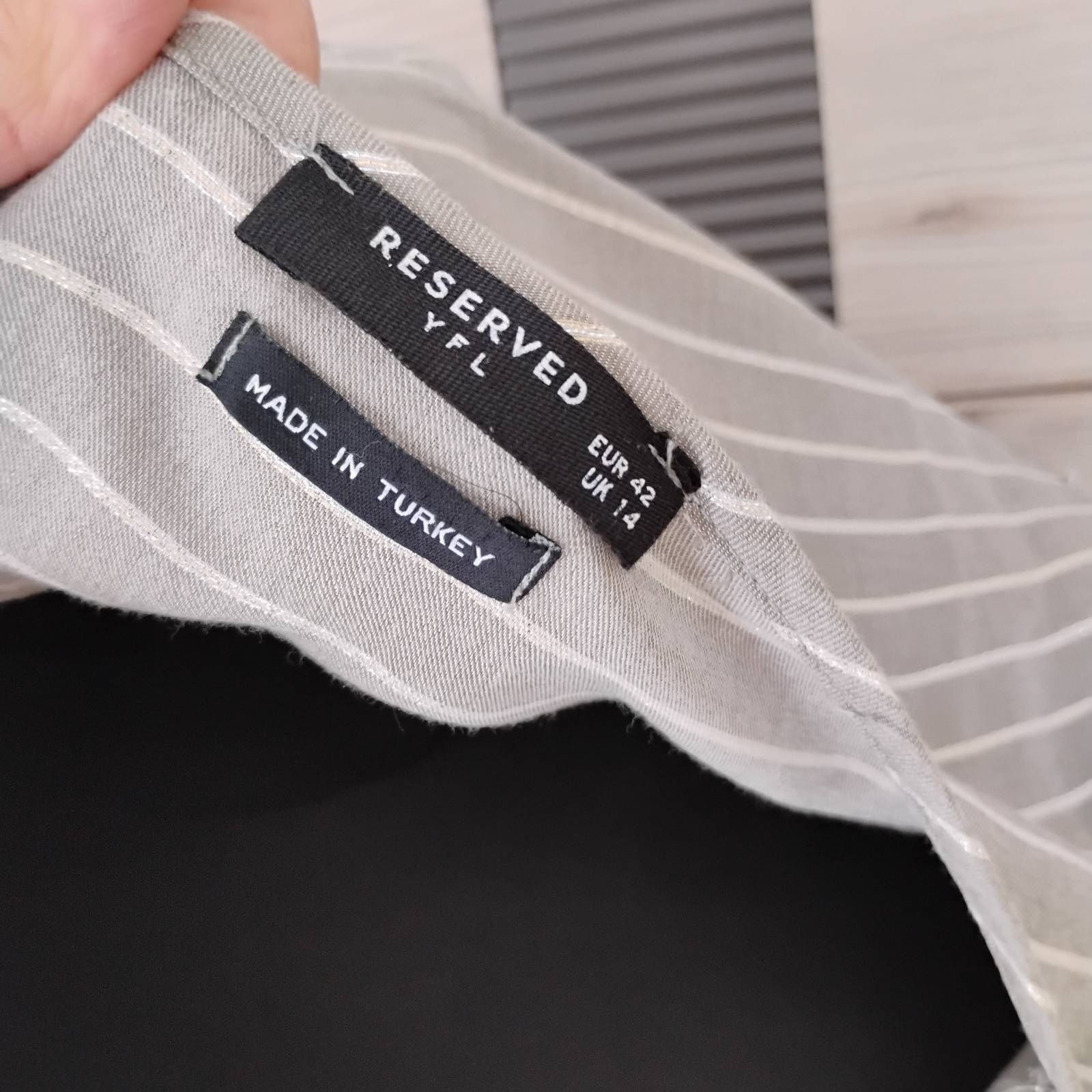 Piękna bluzeczka z połyskiem Reserved r. 42