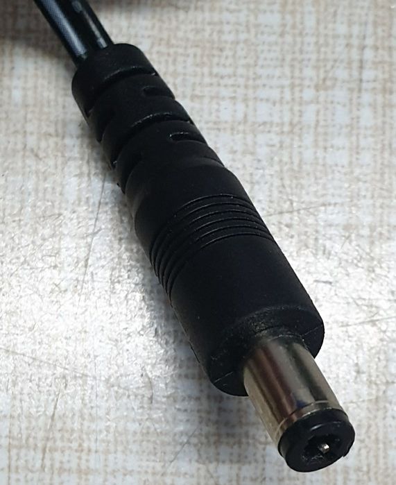ZASILACZ Wtyczkowy IMPULSOWY NetBios 12V 30W 2,5A do LEDÓW Laptopa !!!