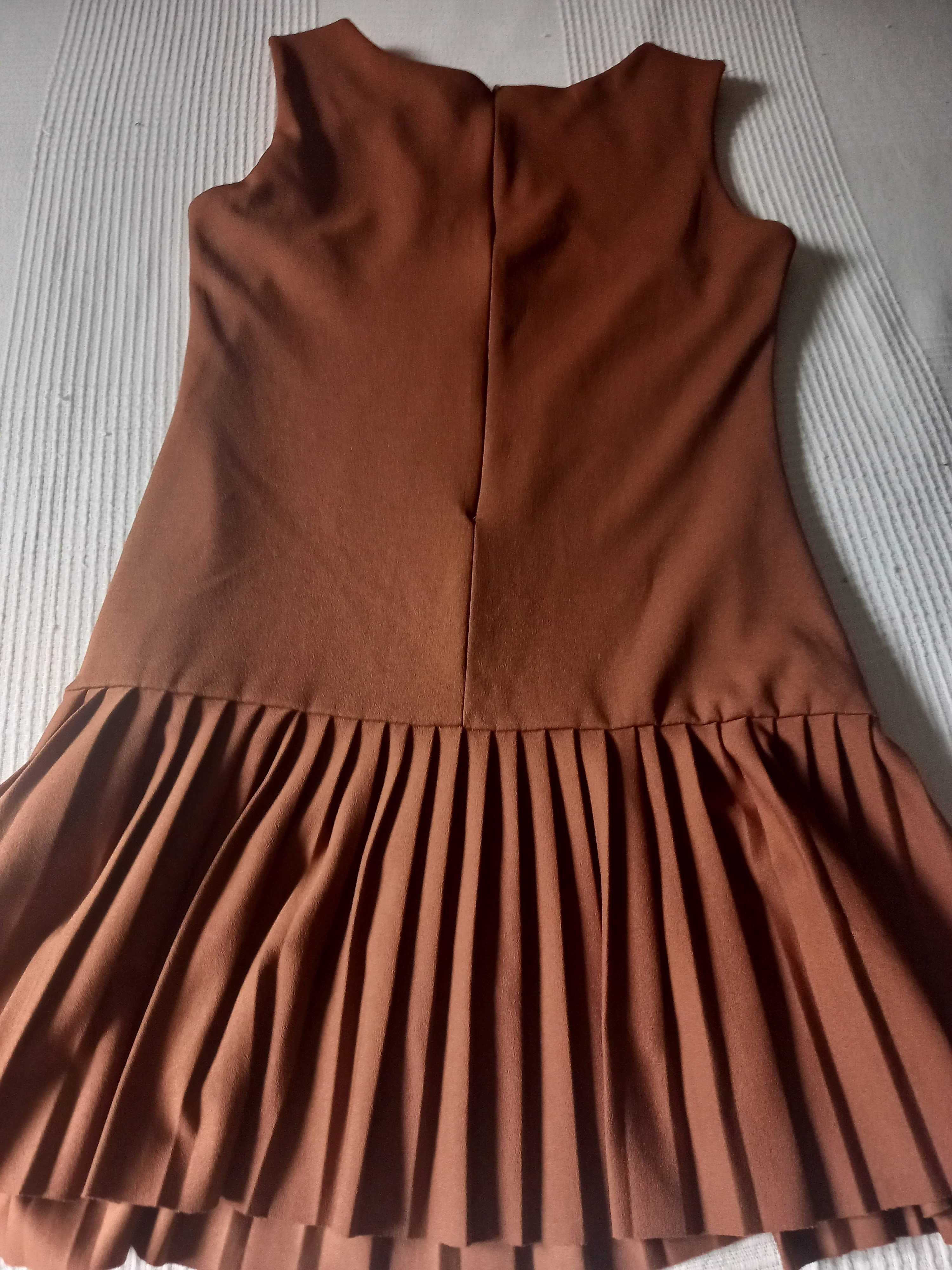 Vestido vintage, castanho, plissado, Tam 38 (Portes incluídos)