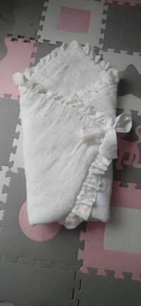 Rożek becik niemowlęcy biały haftowany falbanka chrzest wyprawka