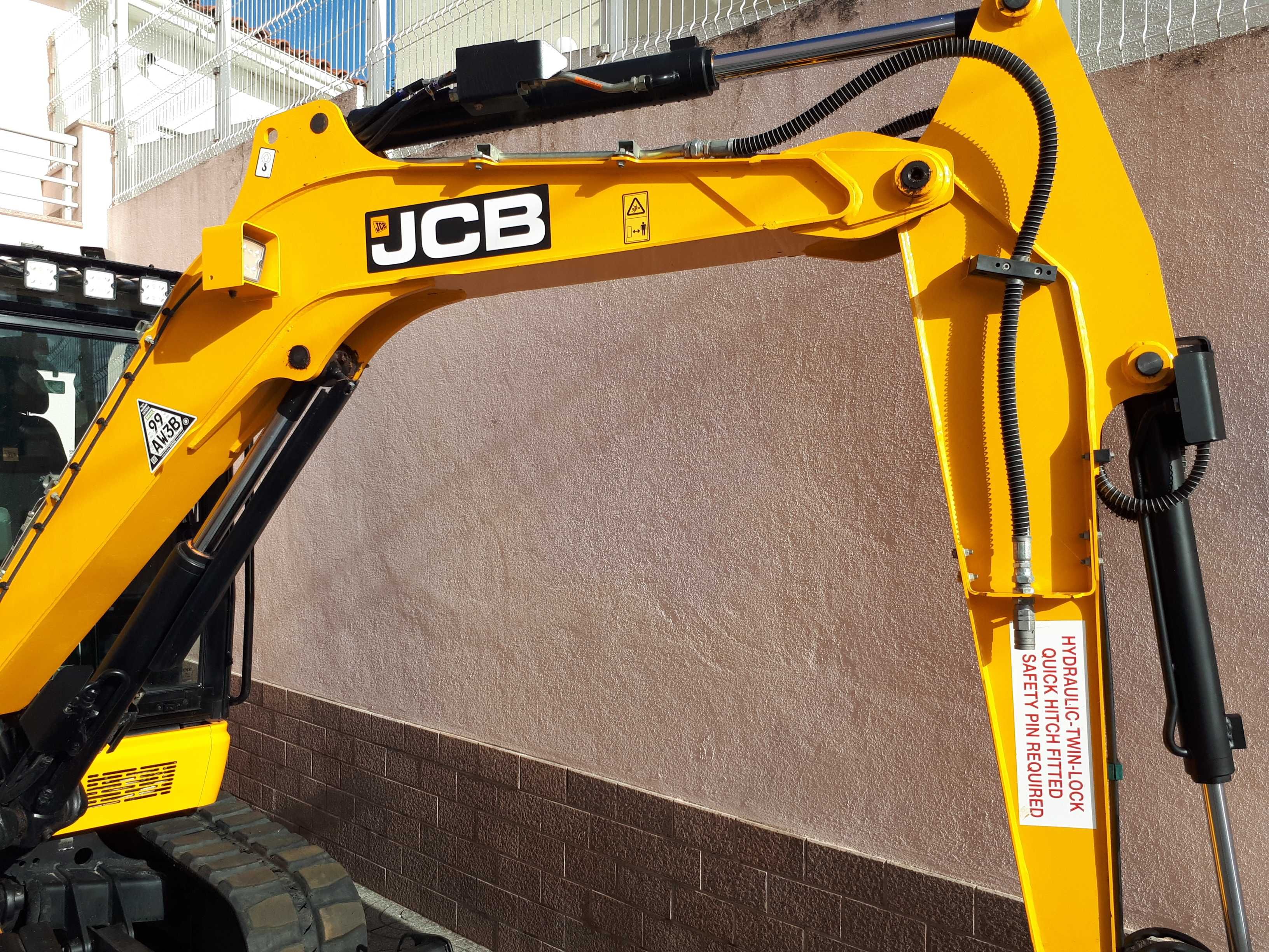 Máquina Mini Giratória (Escavadora) JCB 57C-1 de 2020