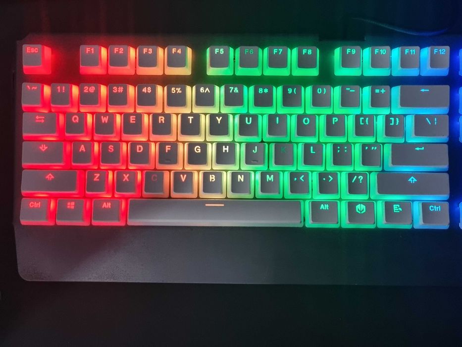 Klawiatura gamingowa MADDOG GK900 - Nowe Keycapy