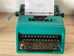 Máquina de escrever *** Olivetti