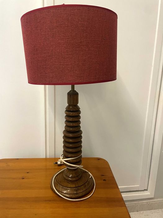 Candeeiro de madeira