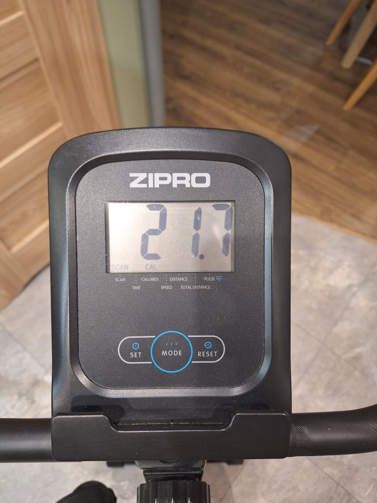 Rower stacjonarny Zipro One S – jak nowy