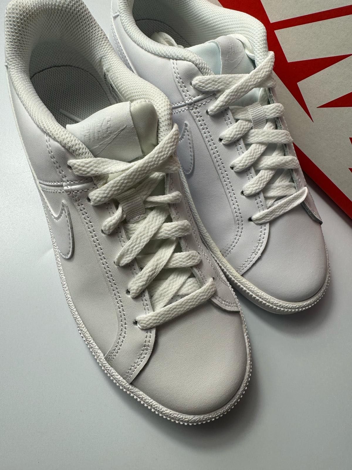 Nowe sneakersy damskie Nike Court Royale biale 37,5
