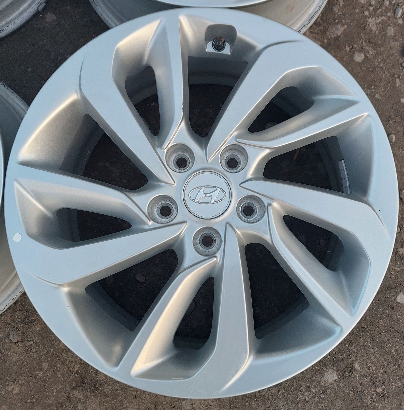 5 114,3 R17 Hyundai Tucson Sonata Santafe