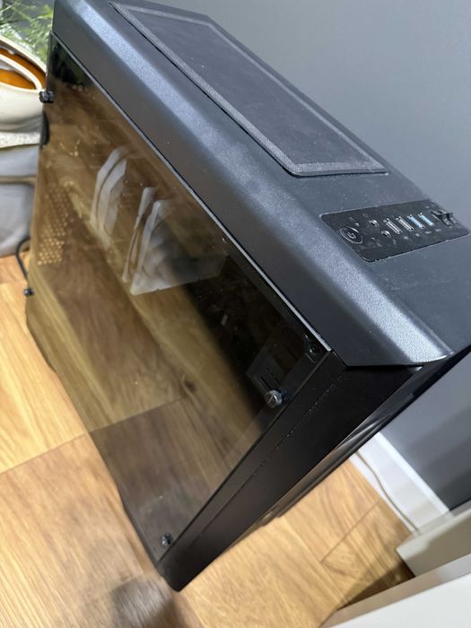 Komputer 32GB (2 x 16) DDR4 3000 CL15 | Intel Core i7-8700K | Z370 SLI