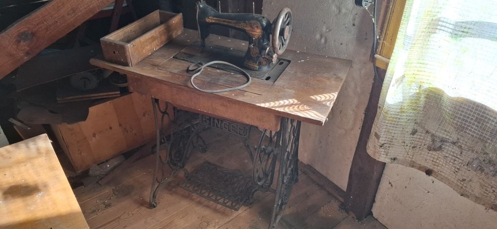 Zabytkowa maszyna do szycia Singer