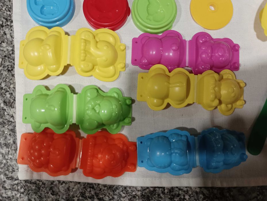 Vendo acessórios / moldes para plásticina