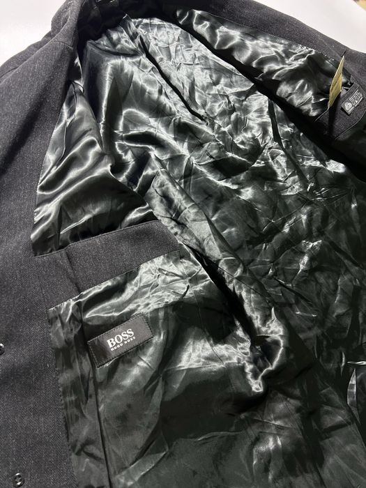 Hugo Boss Нове шерстяне пальто размер 50 (Л)