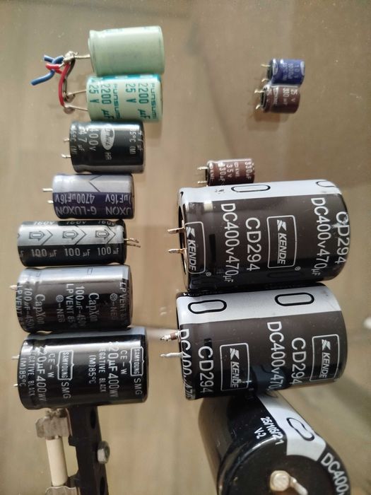 Конденсатор KENDE CD294 470uF 400V