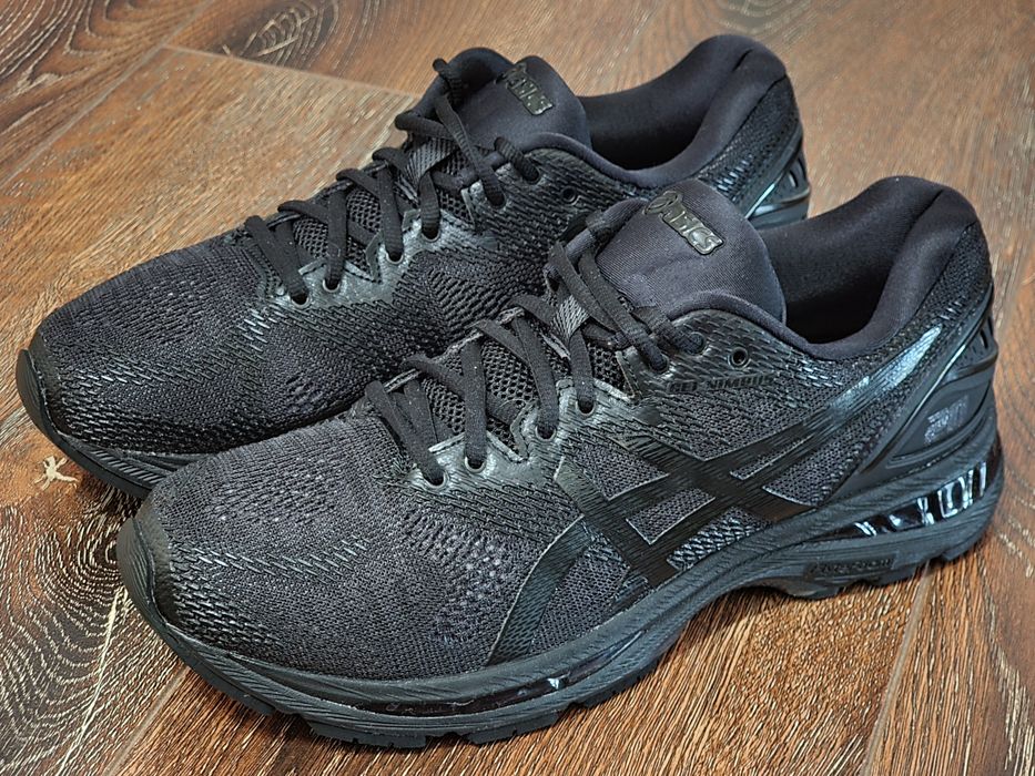 Оригінал 100% чоловічі кросівки asics nimbus 20  eur 42