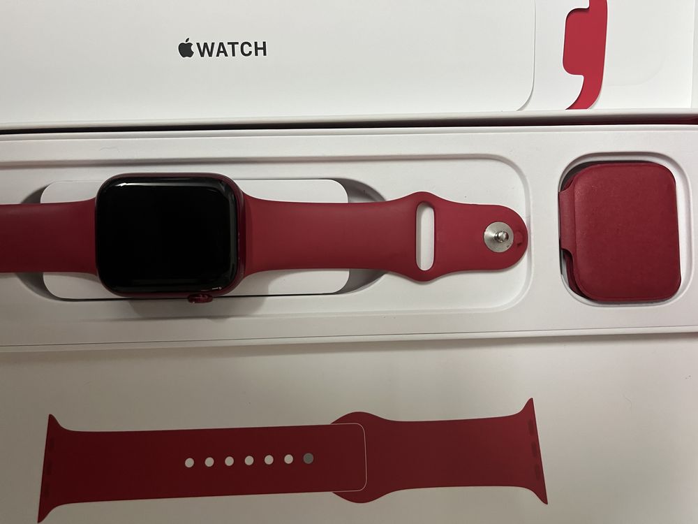 Apple Watch 7 red product