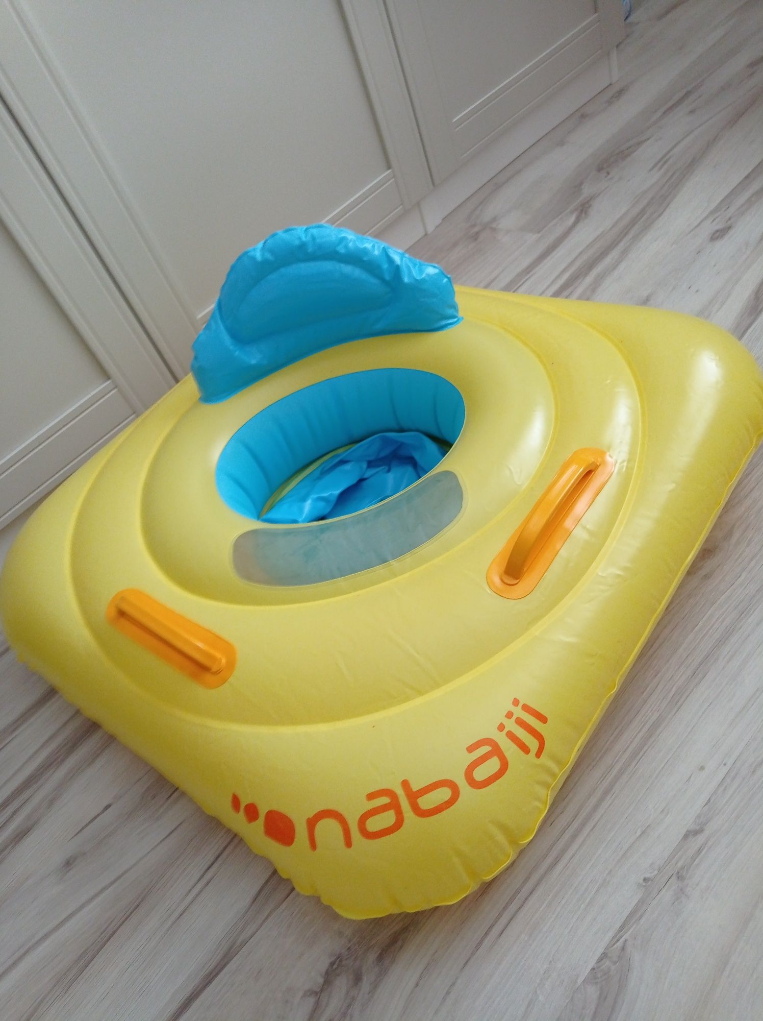 Kółko pompowane dla malucha Nabaiji 7-11 kg z siedzeniem