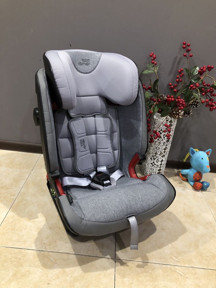 Автокрісло Britax Romer ADVANSAFIX IV R Група 1/2/3 (9-36кг)