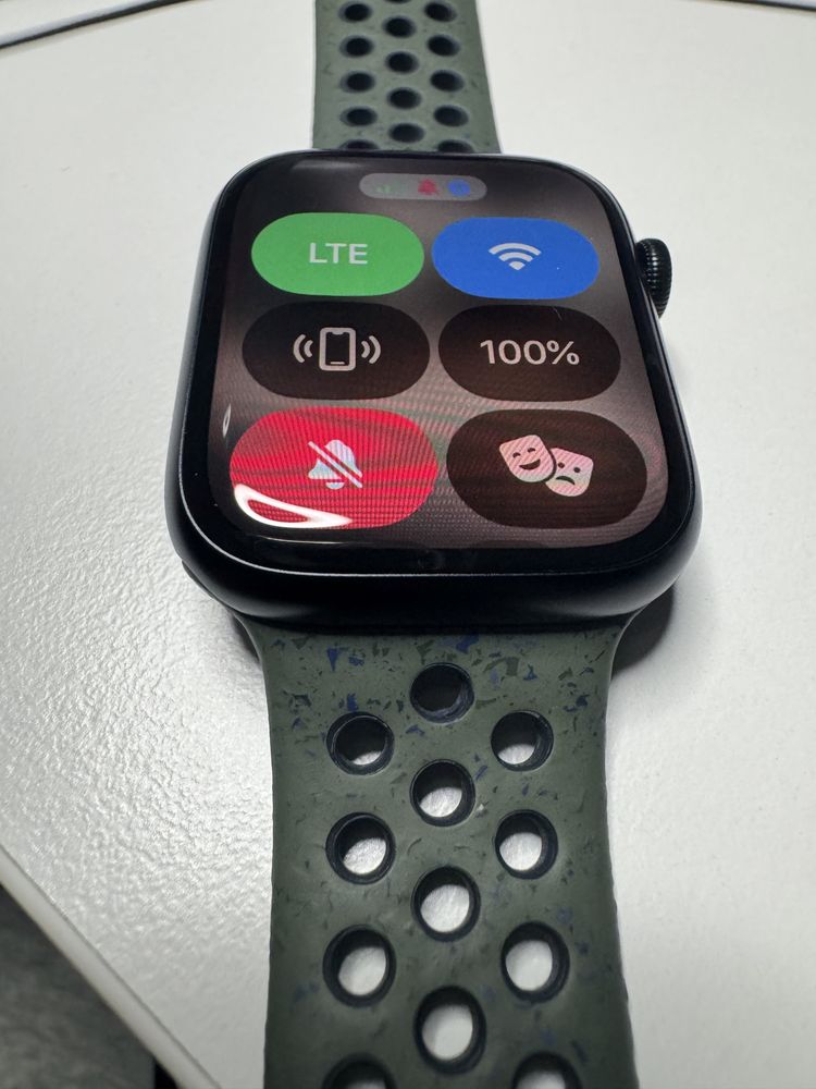 Apple Watch 9 GPS+Cellular 45mm