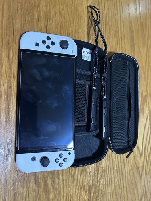 Nintedo Switch Oled - Desbloqueada