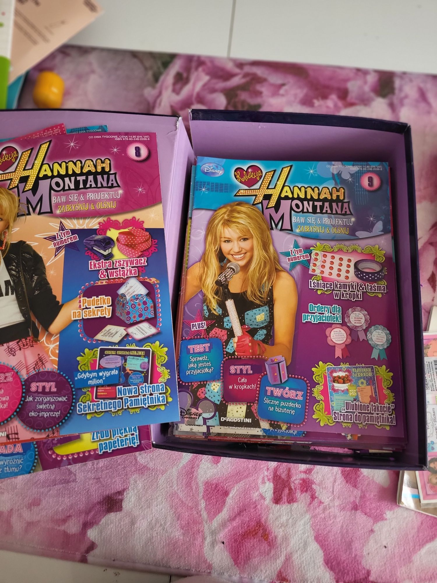 Kolekcja 32 gazet czasopsm Hannah Montana w pudełku + dodatki