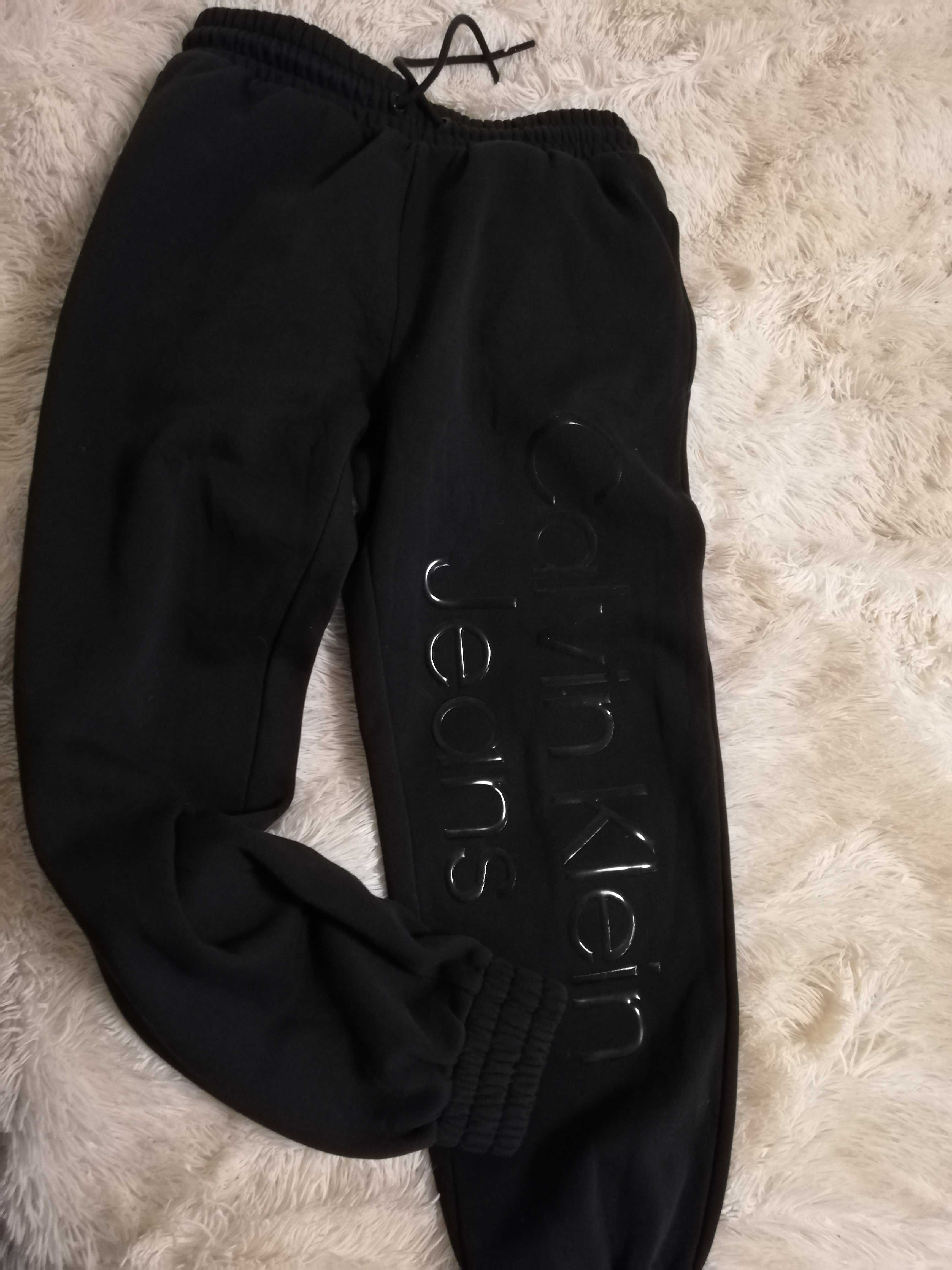 spodnie dresowe Calvin Klein Jeans M 38 czarne jak nowe