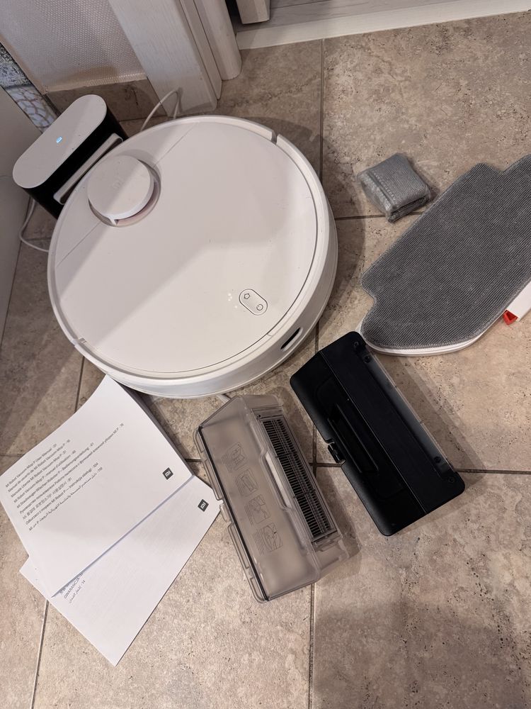 Mi робот пилисос миючий vacuum-Mop P