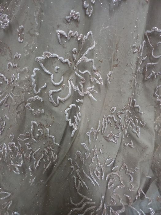 Сукня на пишну пані,зодотиста внчірня нарядна