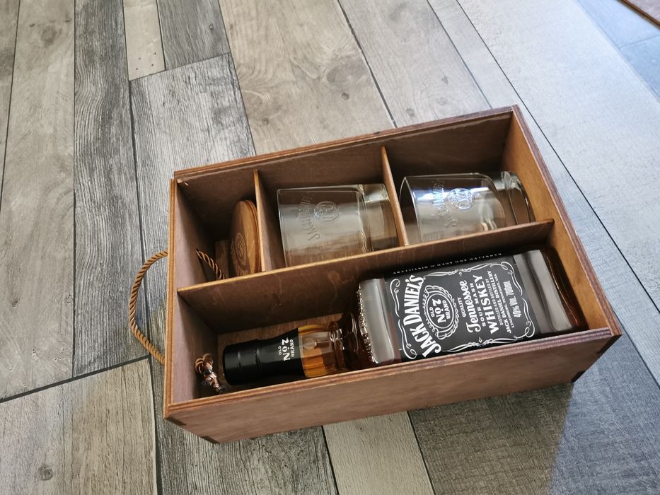 Skrzynka, pudełko na whisky