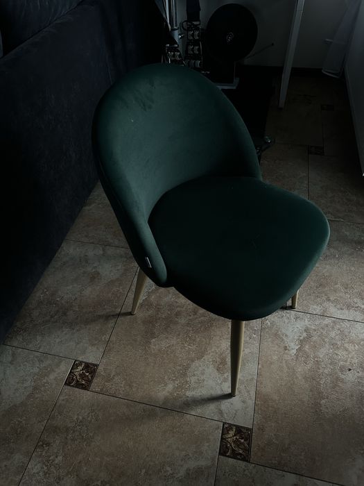 krzesła marki sklum