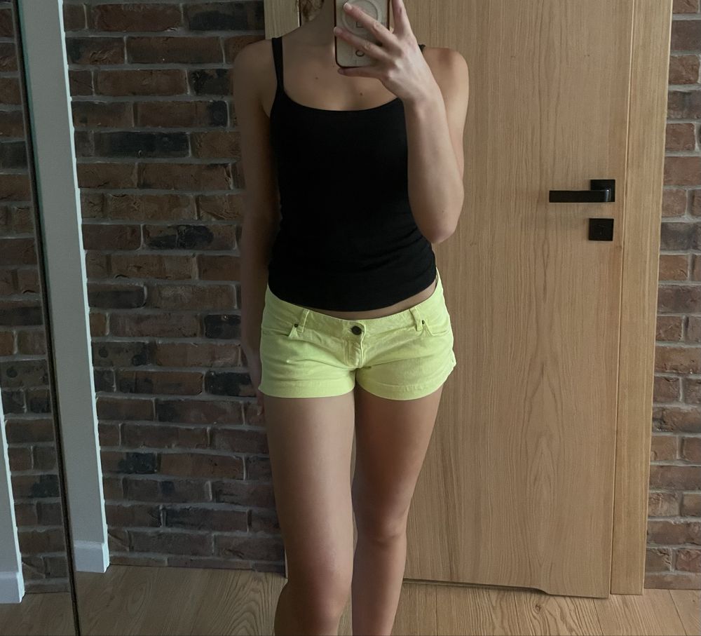 Limonkowe krótkie spodenki calzedonia M