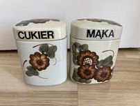 Porcelanowe pojemniki na cukier i mąkę z fabryki Włocławek.