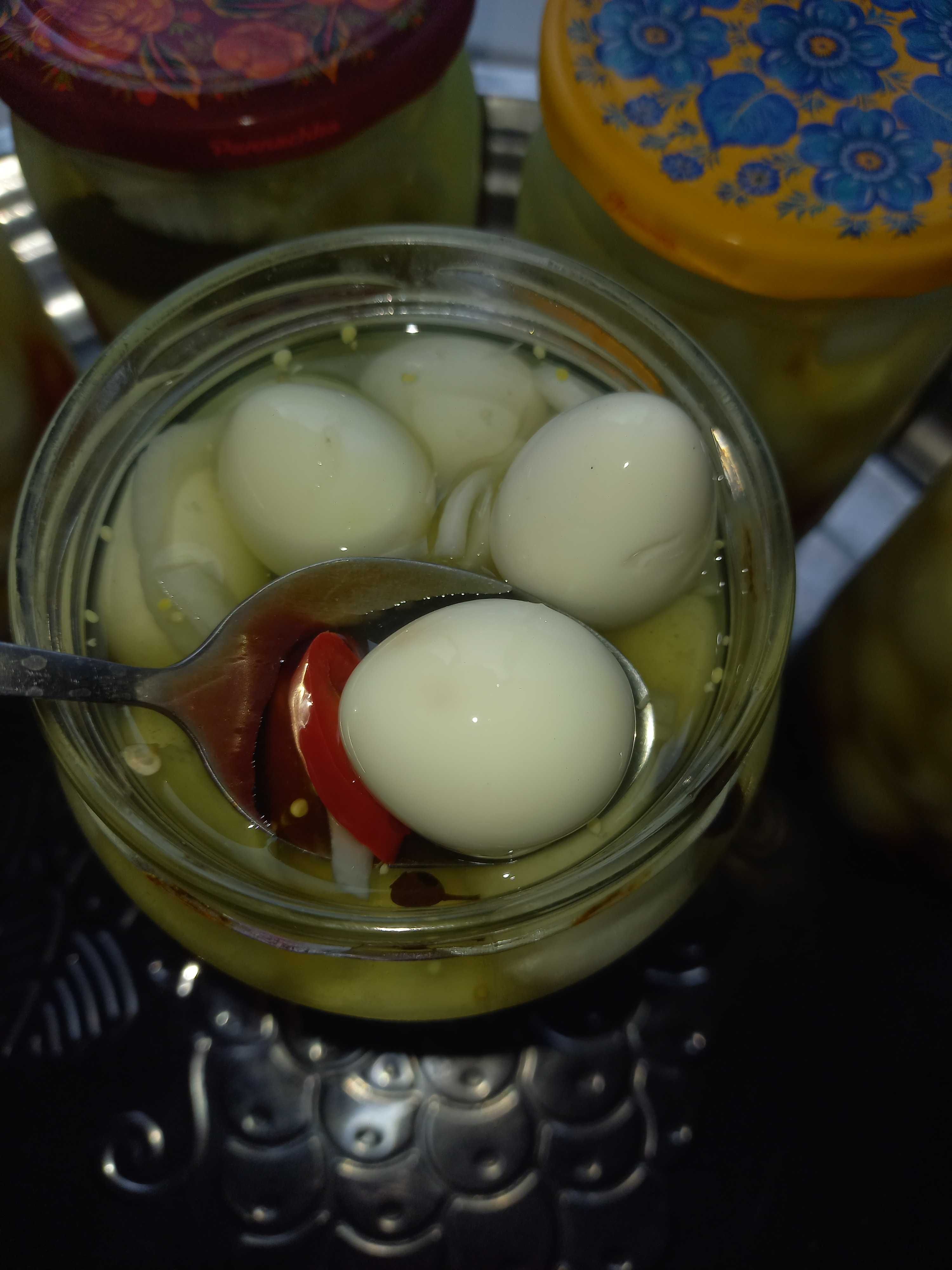 Перепілки, копчені, мариновані яйці.