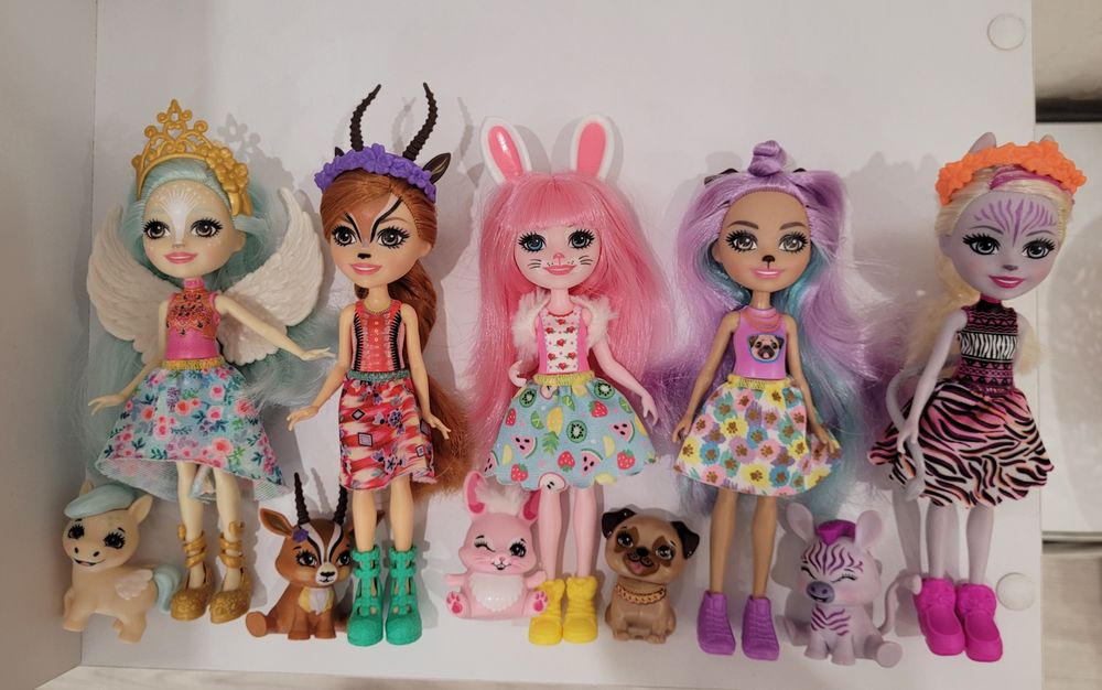 Ляльки Енчантімалс