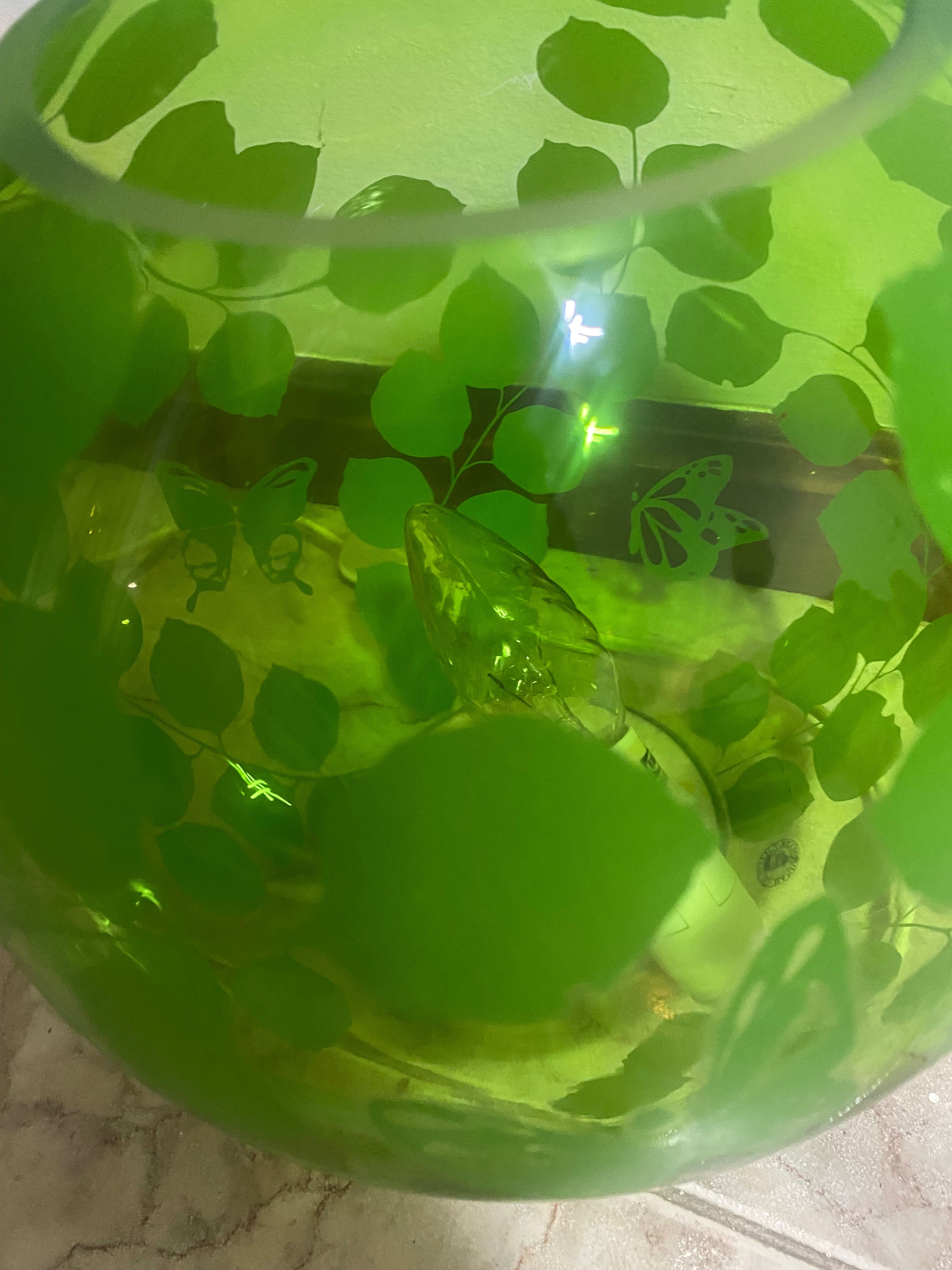 IKEA linda lâmpada de vidro verde ,flores de reflexão e borboletas