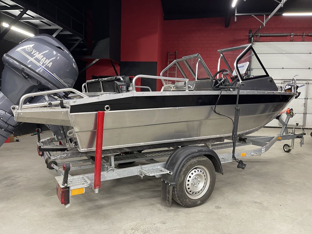 Лодка Tuna UMS 485 DC