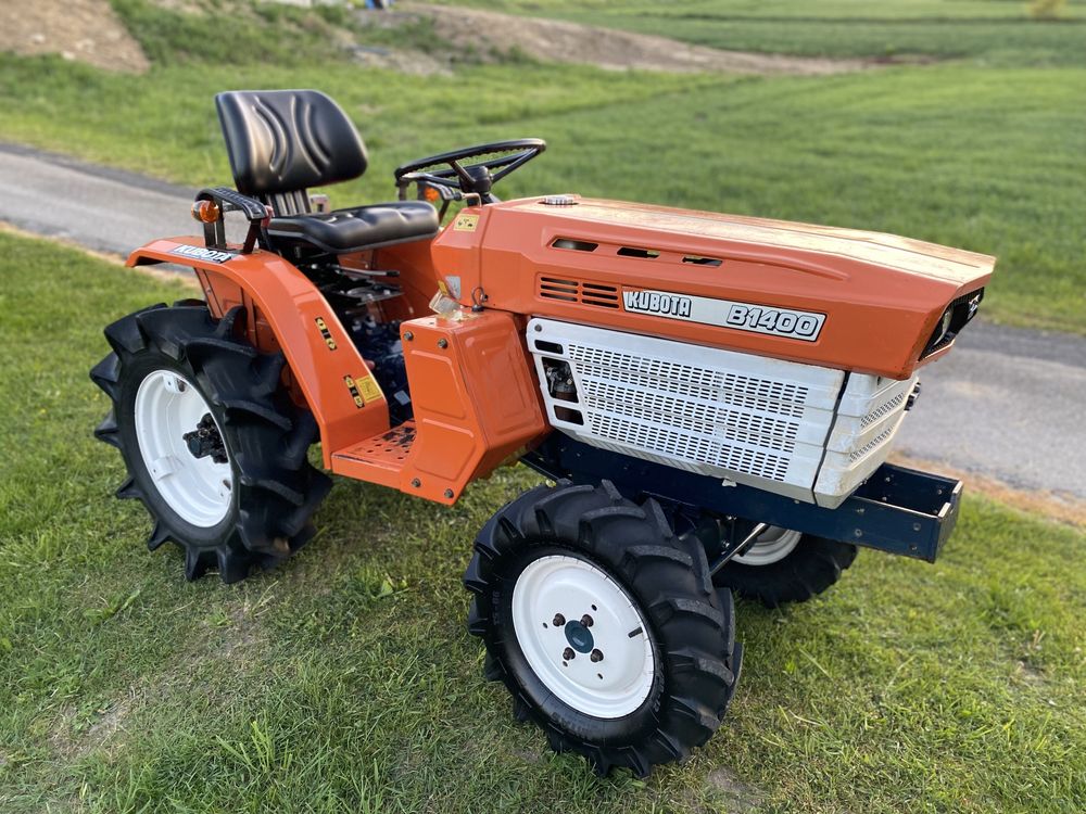 Traktorek Ogrodniczy Kubota B1400 4x4 Wałek Podnośnik