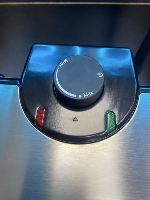 Вафельниця SW268 FW White