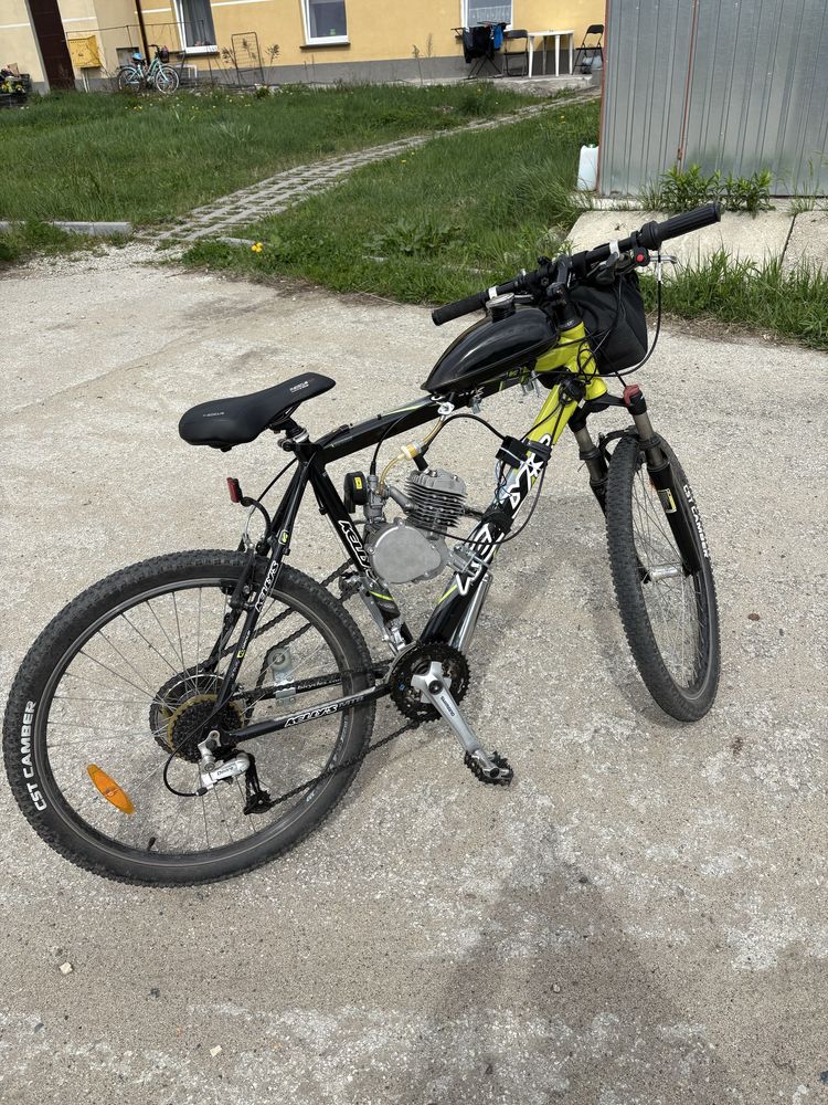 Rower z silnikiem spalinowym
