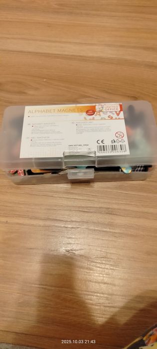Zabawka- literki magnetyczne