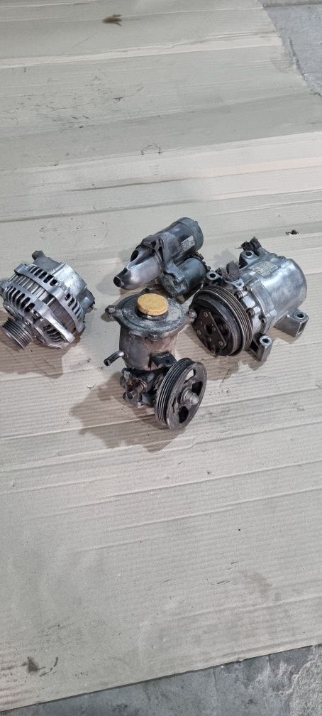 Компресор кондиціонера Subaru Forester 2.0 16V 1997-2002 73111FA132