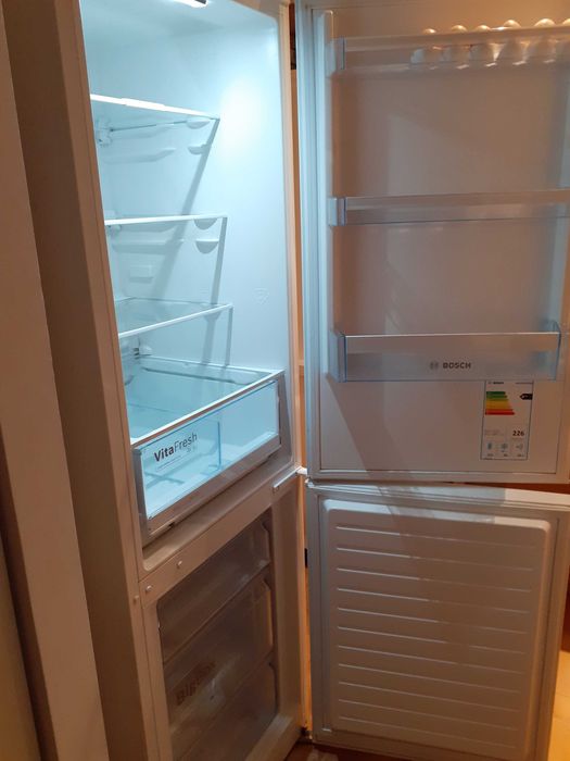 Półki szklane, półka na drzwi, pojemniki do lodówki Bosch