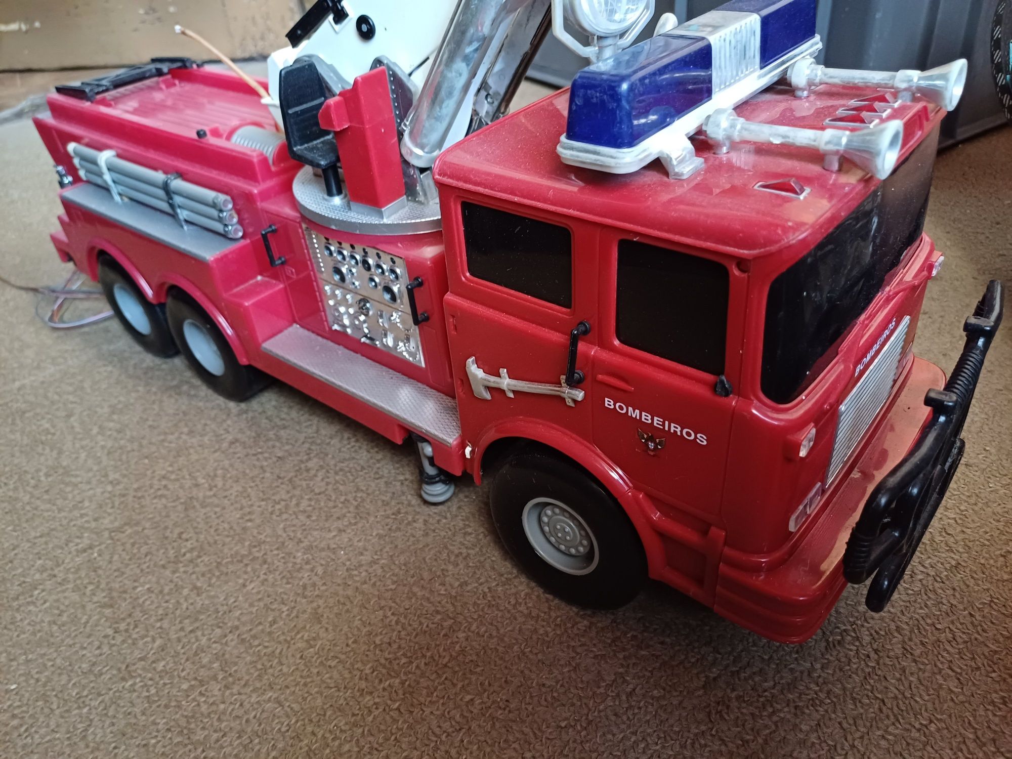 Carrinho de bombeiros