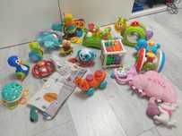 Zestaw zabawek dla niemowlaka Fisher Price i inne