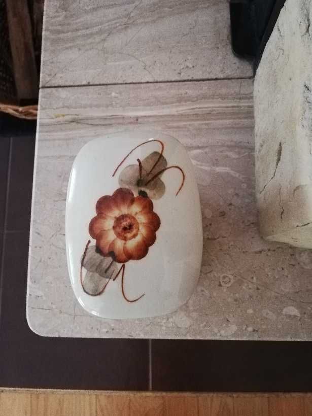 pojemniki ceramiczne do kuchni z przykrywką 2 szt wzór  kwiaty, PRL