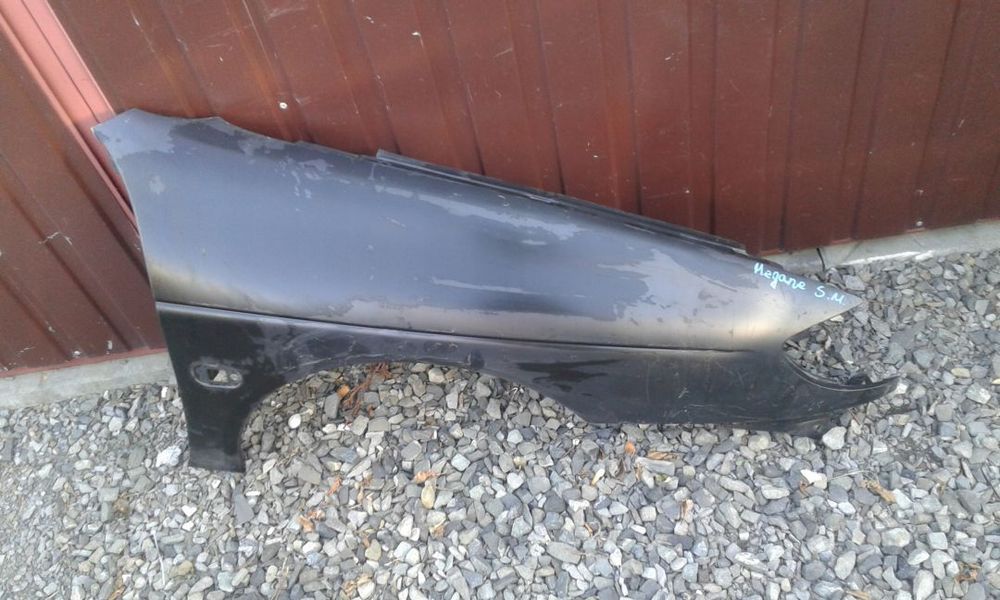 RENAULT MEGANE 1995-1999 BŁOTNIK PRAWY PRZEDNI