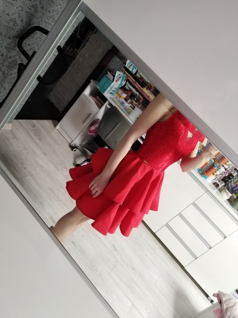 Sukienka czerwona koronkowa