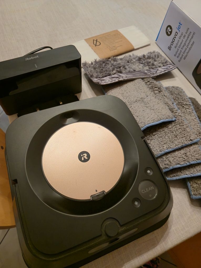 Robot mopujący iRobot Brava jet m6 + AKCESORIA