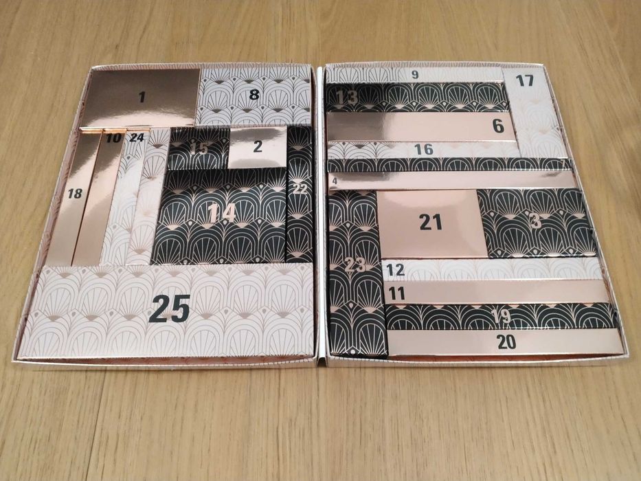Pudełko po kalendarzu adwentowym Revolution, 25 okienek, DIY